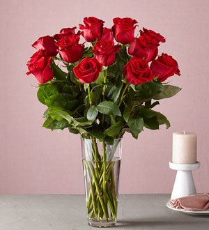 The FTD� Long Stem Red Rose Bouquet