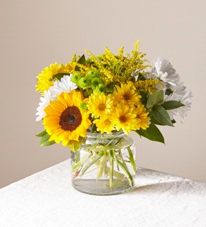 The FTD� Hello Sunshine Bouquet