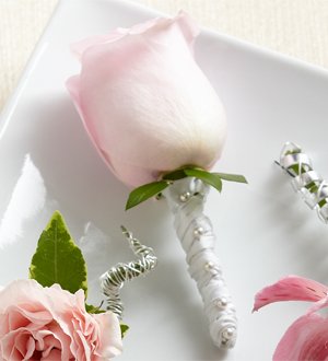 The FTD� Pink Rose Boutonniere